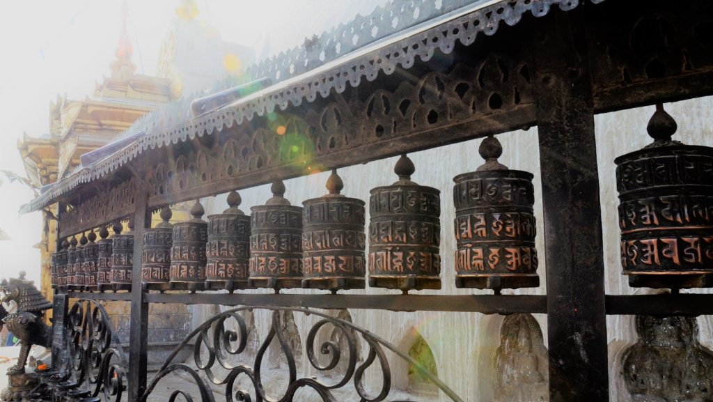 Gebedsmolens in de Swayambhunath of Monkey Temple cultuur nepal