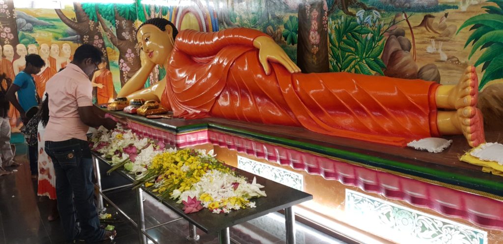 Rustende Boeddha in de grote stoepa van Mihintale