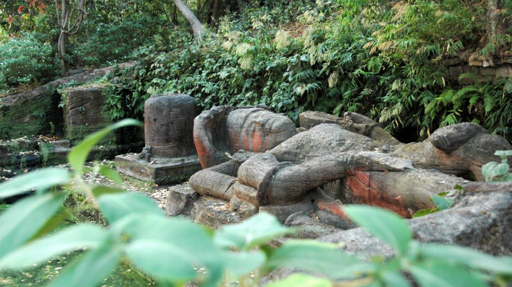 slapende-lord-Visnu-tempel-in-Bandhavgarh-