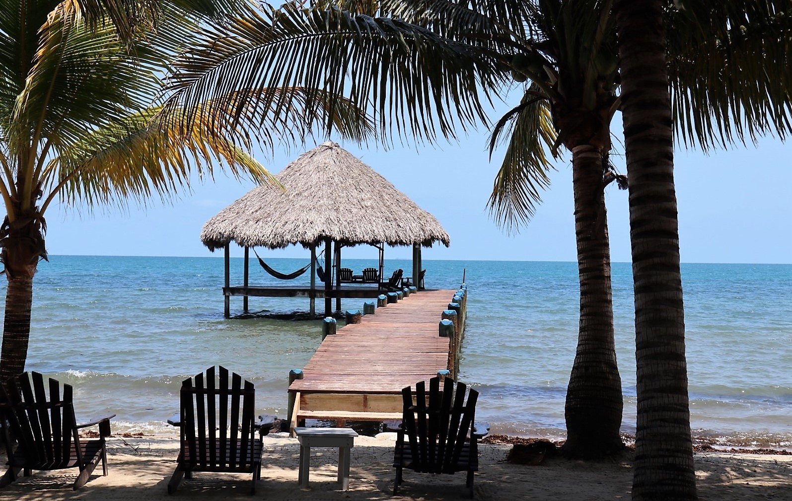 uitzicht over pampala en oceaan tijdens vakantie rondreis Belize