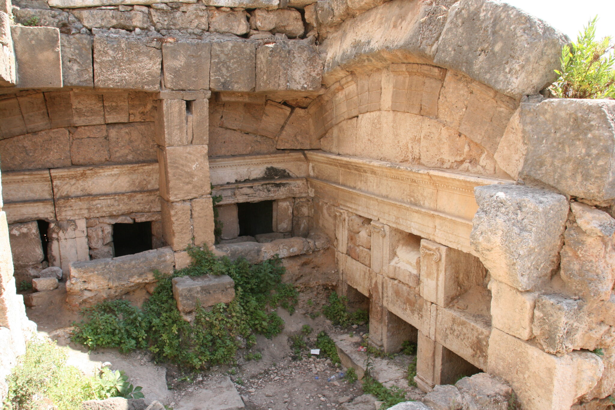 Necropolis Tyre, Libanon met Treasury Travel